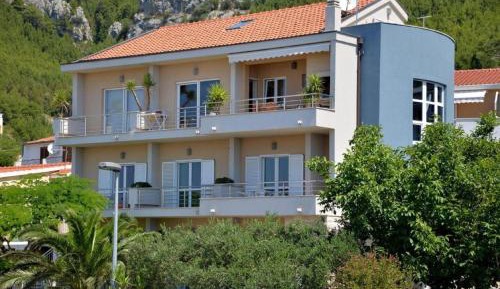 Studio with Balcony
