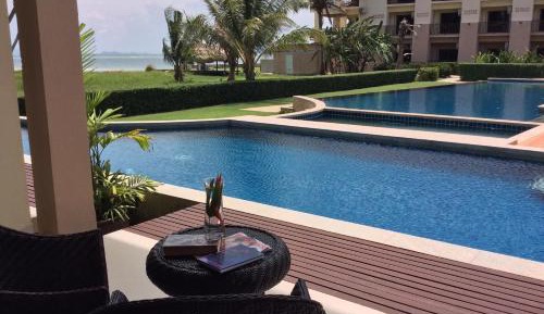 Deluxe Double or Twin Room with Pool Access
