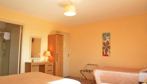 Family Room (4 Adults)