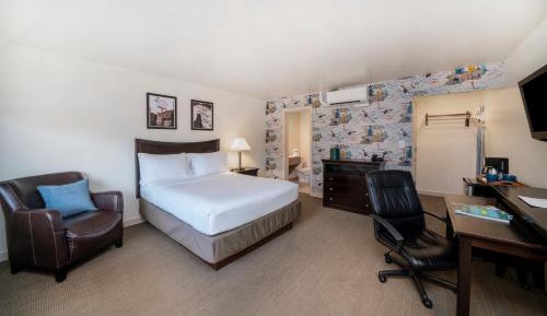 Queen Room