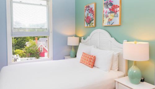Standard Queen Room