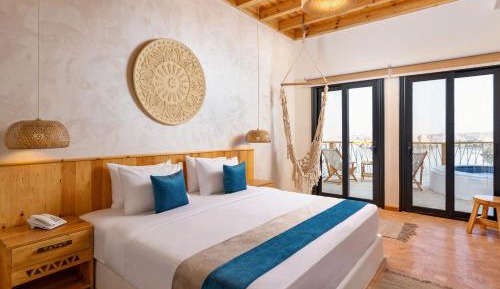 Premium Select King Room with Temple and Nile View