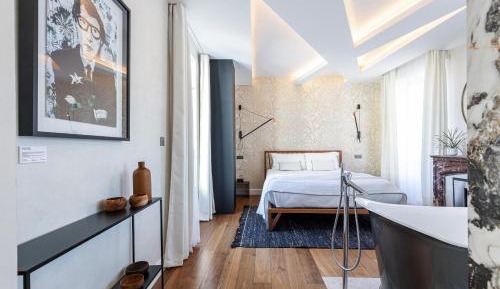 Signature Suite with Hammam