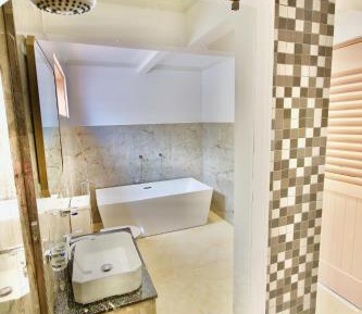 Deluxe Family Suite