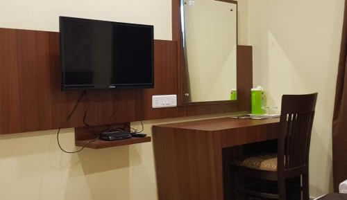 Deluxe Double Room (2 Adults + 1 Child)
