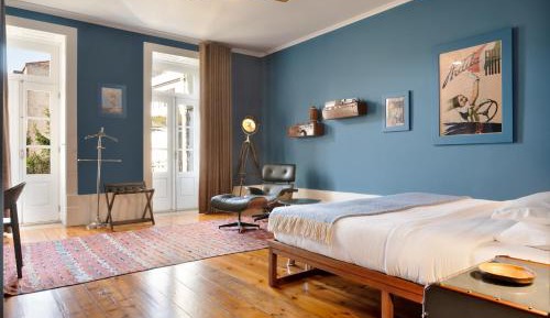 Deluxe Suite with Balcony and Garden View