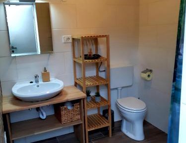 Chalet with shared bathroom