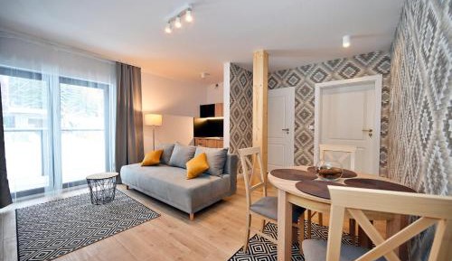 Apartment with Mountain View