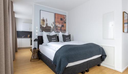 One-Bedroom Suite with Balcony