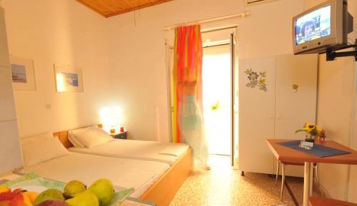 Studio (2 Adults)