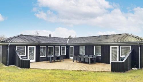 Four-Bedroom Holiday Home