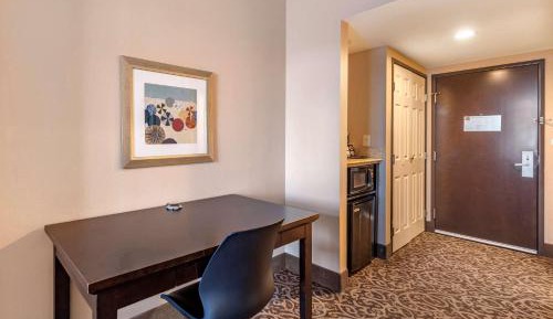 King Room with Roll-in Shower - Disability Access - Non-smoking