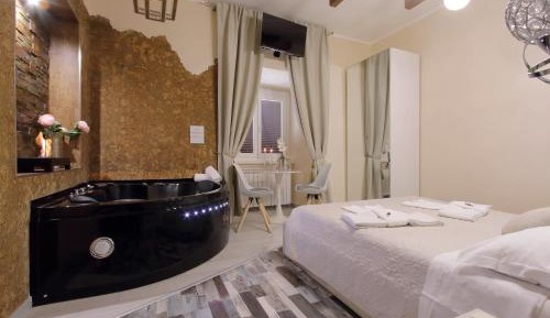 King Room with Spa Bath