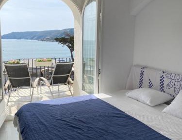 Studio Apartment with Sea View
