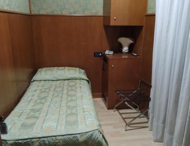 Single Room with Private External  Bathroom