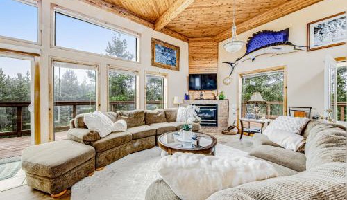 Five Bedroom Holiday Home