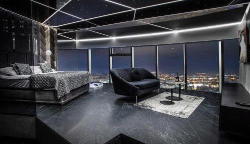 Deluxe Suite with Spa Bath