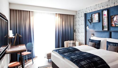 Standard Queen Room