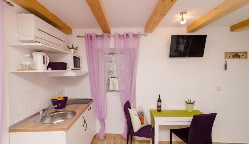 Studio Apartment (Ground floor)
