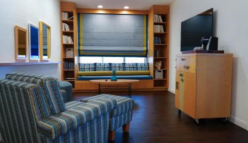 Collins Premium Suite King