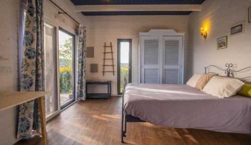 Deluxe Bungalow with Garden View
