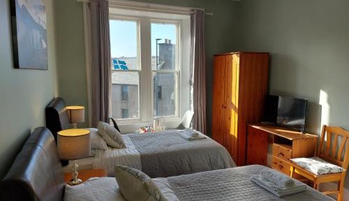 Twin Room with Private Bathroom