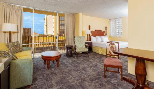 City View Suite Two Beds with Kitchen