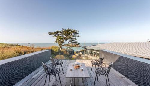 Deluxe Apartment with Sea View (4 Adults) 