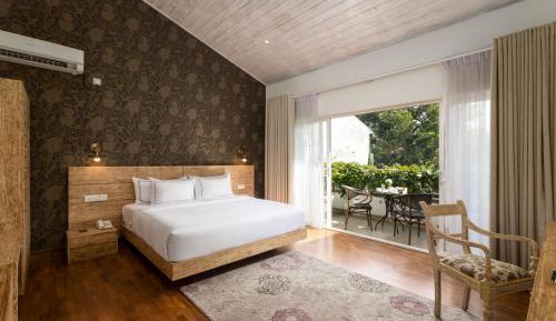 Deluxe Double Room with Balcony