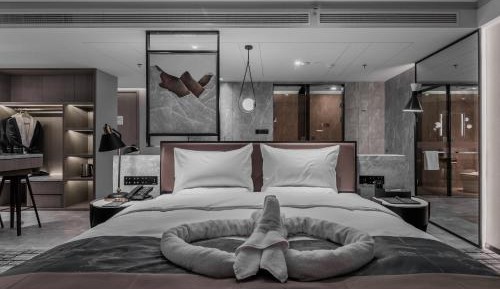 Business Double Room with Bathtub