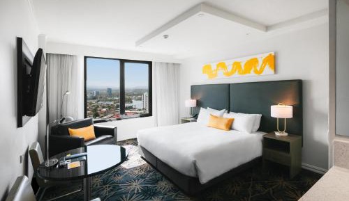 Standard King Room with City View