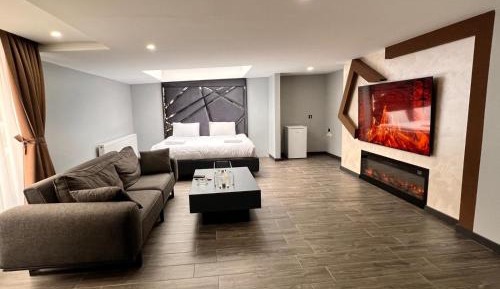Superior King Suite