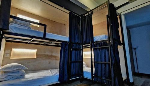 Bed in 6-Bed Mixed Dorm
