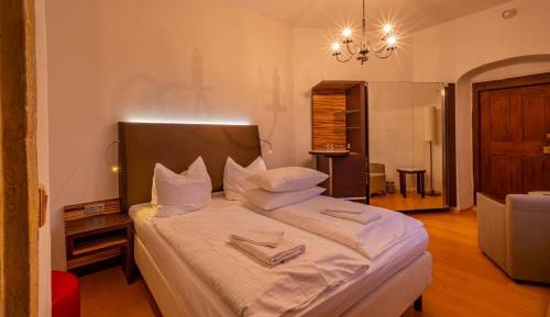 Standard Twin Room with Garden View