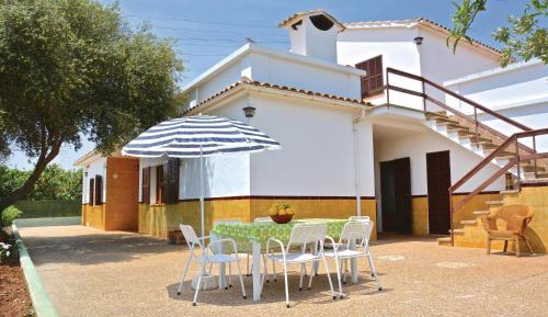 Three-Bedroom Holiday Home 