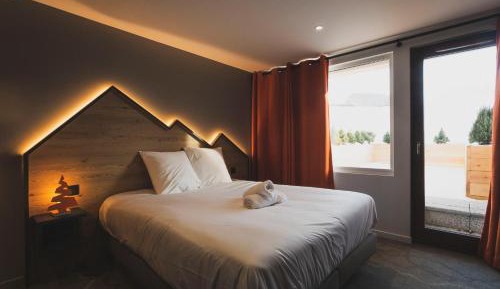 Quadruple Room with Mountain View