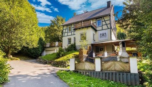Five-Bedroom Holiday Home