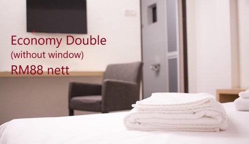 Economy Queen Room