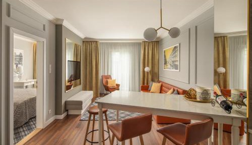 Grand Deluxe Suite