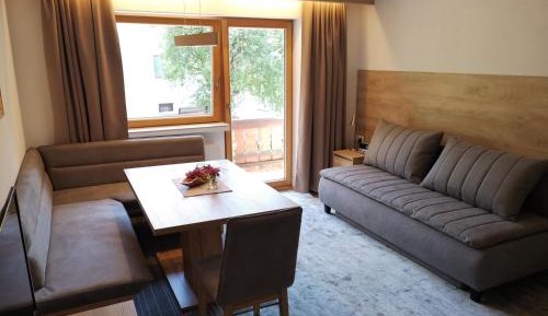 One-Bedroom Apartment with Balcony - 2