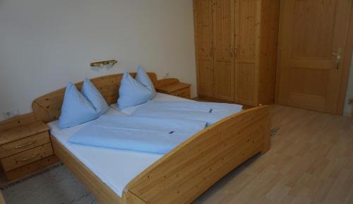 One-Bedroom Apartment 1