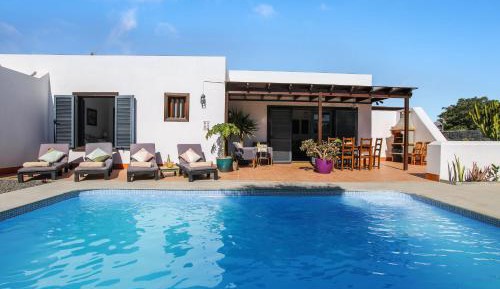 Villa with Garden View