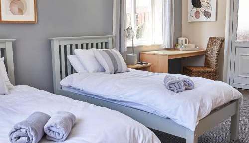 Standard Twin Room
