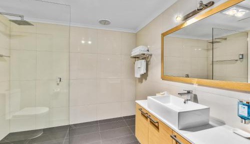 Deluxe Twin Room with King and Single Bed
