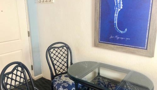 King Room with Pool View - Second Floor