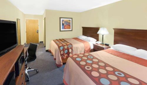 Queen Room with Two Queen Beds - Smoking