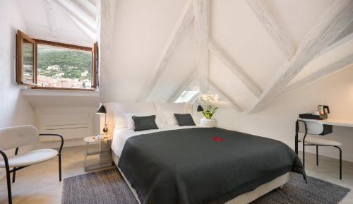 Deluxe Double Room with Castle View