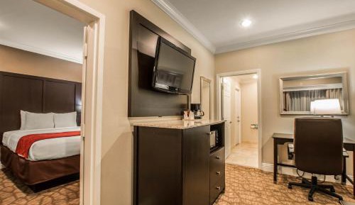 Two-Bedroom Queen Suite with Two Queen Beds and Sofa Bed - Non-Smoking