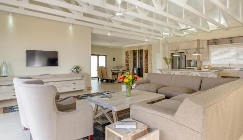Four Bedroom Villa with Spa