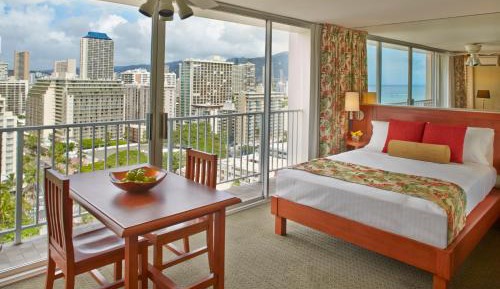 Partial Ocean View Studio Suite with One Queen Bed